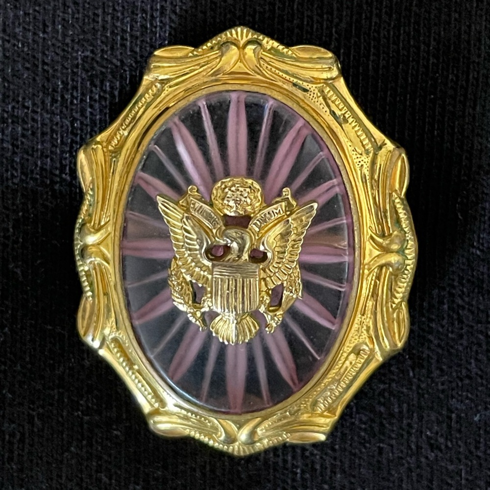 Vintage 1940s WW2 sweetheart pin!